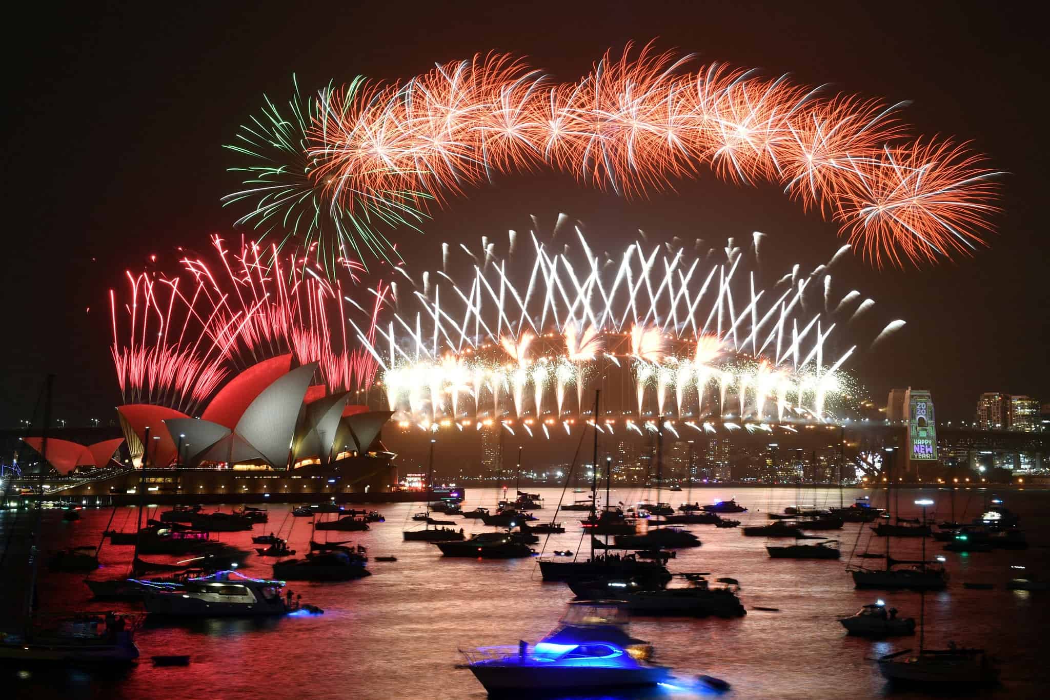 Новый год 2020 купить. Новогодний салют в Сиднее. Новый год в Австралии. Новогодние салюты в Австралии. Новогодний фейерверк в Австралии.